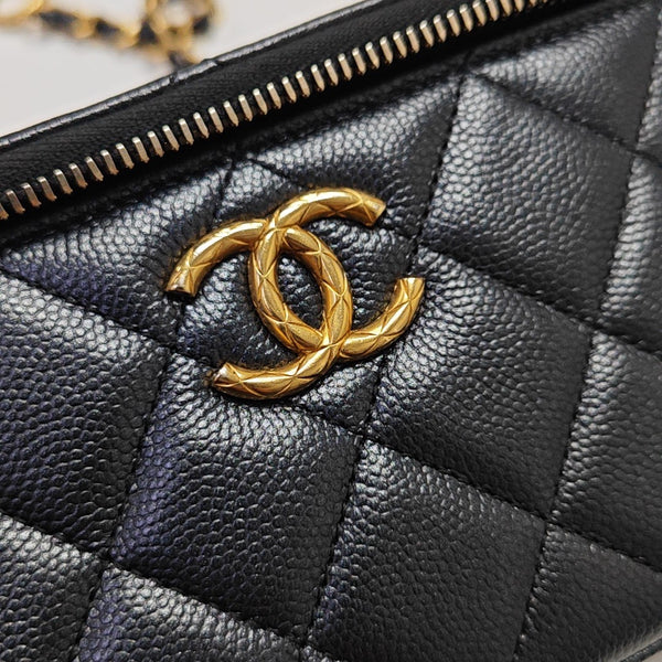 VANITY CASE Small Quilted Grained Calfskin Black