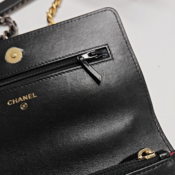CHANEL 19 WOC Quilted Lambskin Black