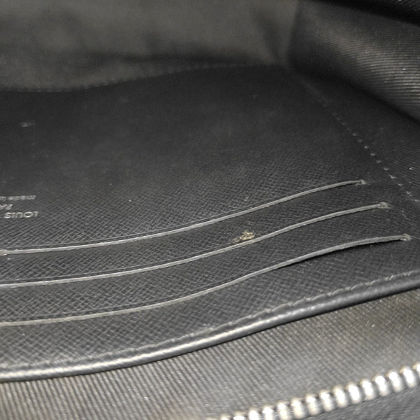 Pochette Voyag MM Damier Graphite Coated Canvas Gray