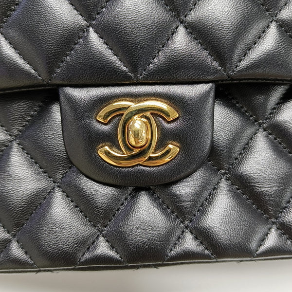 CLASSIC FLAP Small Quilted Lambskin Black
