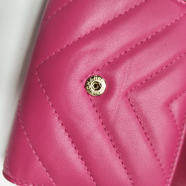 CLASSIC FLAP Chevron Lambskin Red Wallet