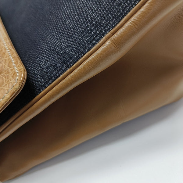 Special Material Shoulder Bag Black
