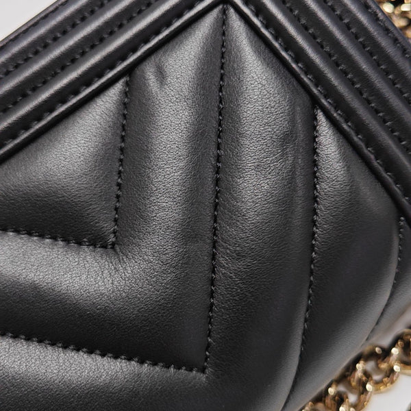 BOY CHANEL Small Chevron Calfskin Black