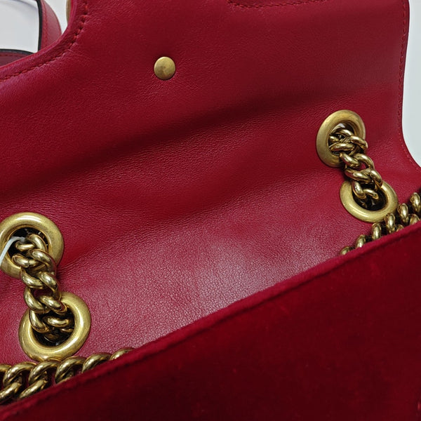 GG Marmont Small Quilted Velvet Red