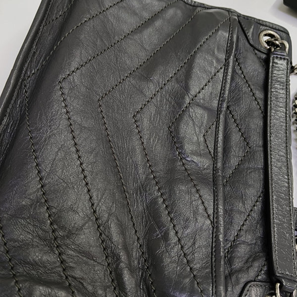 NIKI Medium Chevron Calfskin Gray