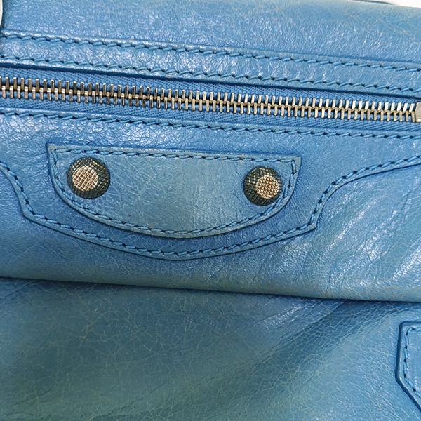 Authenticated pre-owned Classic City Lambskin Blue - Clutch at Looply