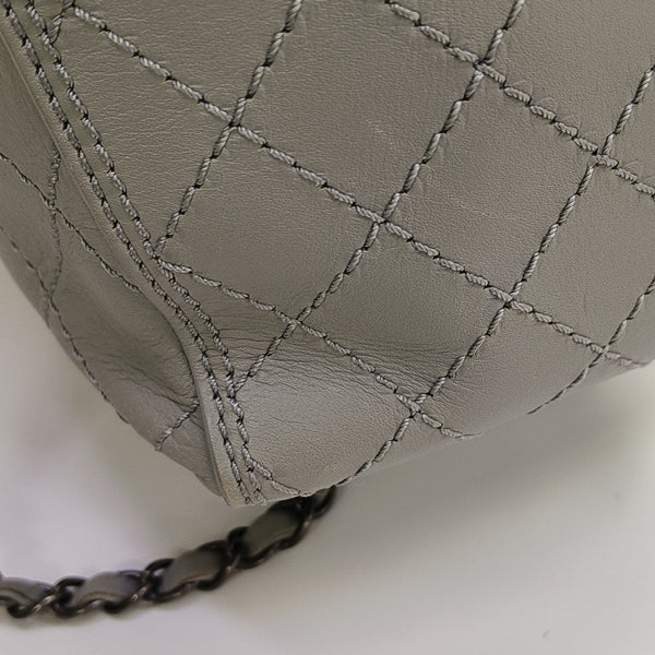 CC POCKET Quilted Calfskin Gray