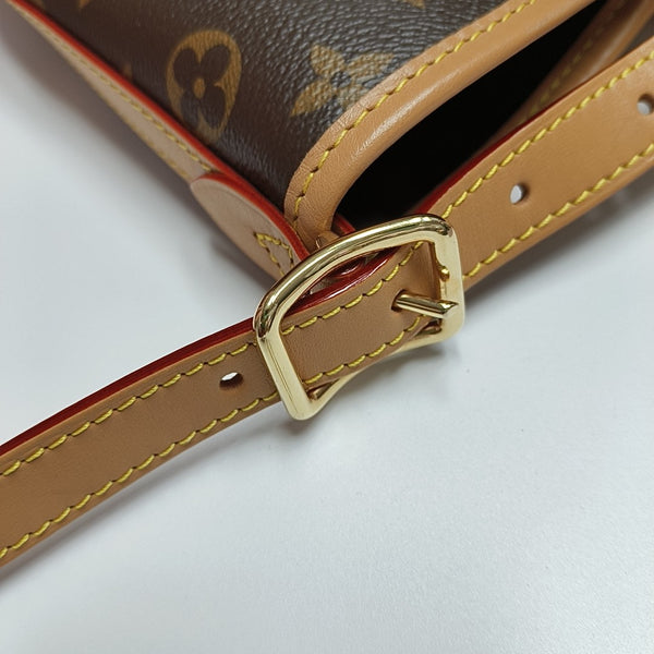 CARRYALL MM Monogram Coated Canvas Brown