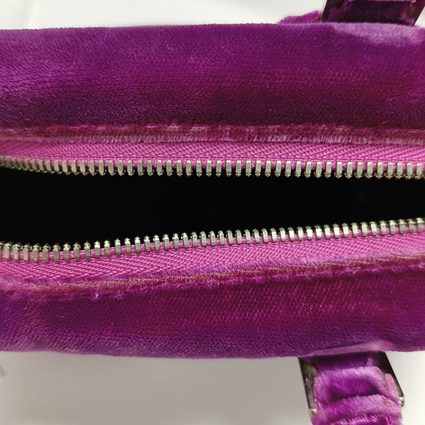 Amazona Velvet Red