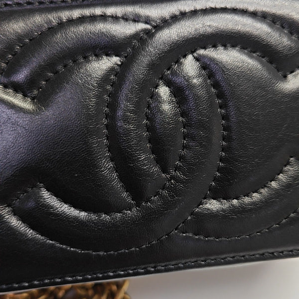 VANITY CASE Small Quilted Lambskin Black