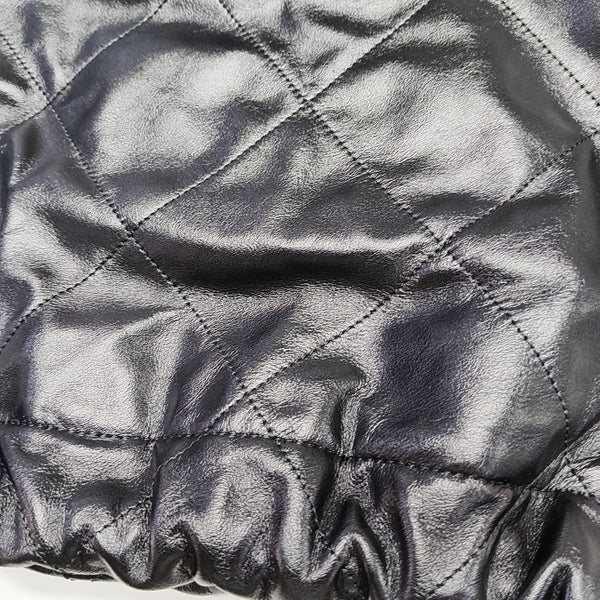 CHANEL 22 Medium Quilted Calfskin Black