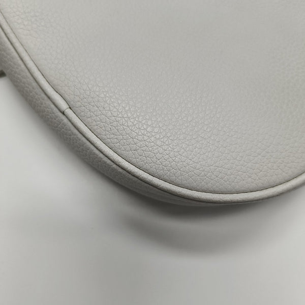 Authenticated pre-owned Saddle Medium Calfskin White - Crossbody Bag at Looply