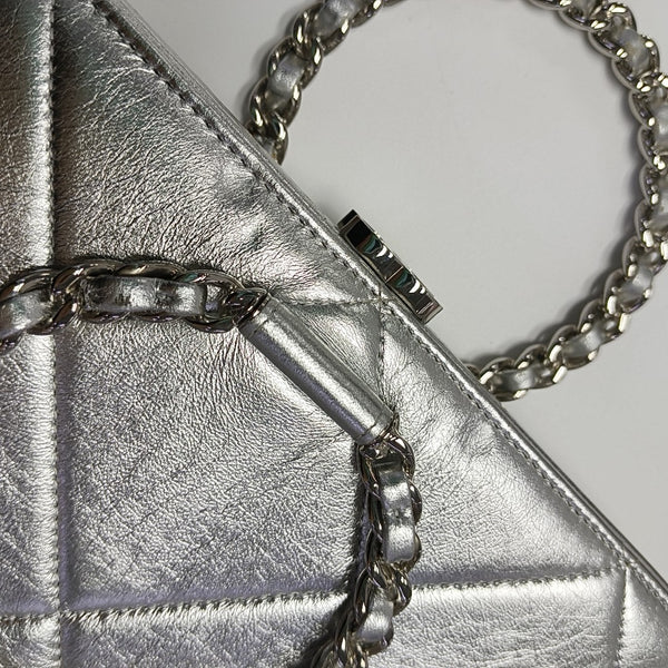 IN THE LOOP Quilted Lambskin Silver