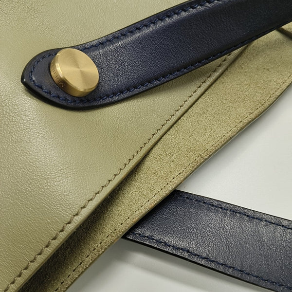 Calfskin Bucket Bag Medium Green