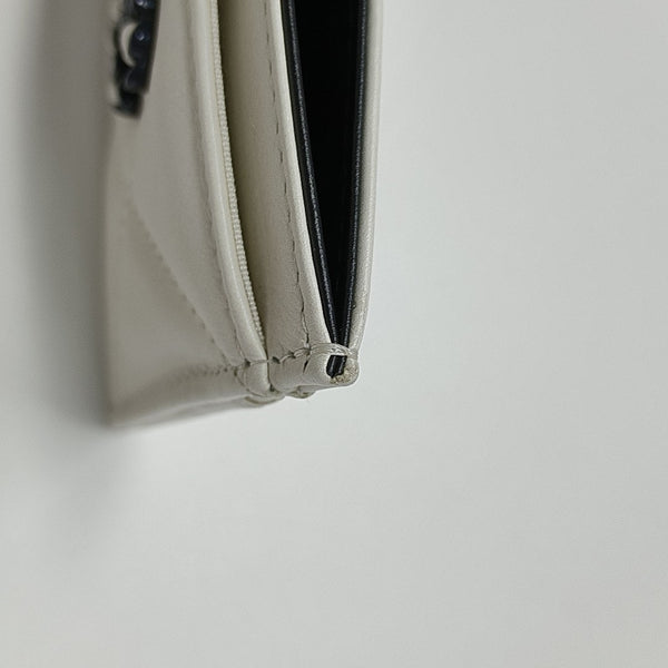 CHANEL 19 Small Quilted Calfskin White Card Holder