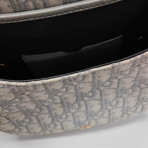 Bobby Medium Oblique Canvas Gray