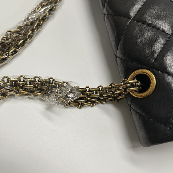 2.55 Maxi Quilted Lambskin Black