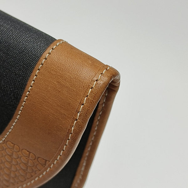 Canvas Black
