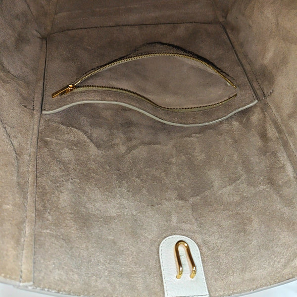 Authenticated pre-owned SANGLE Calfskin White - Bucket Bag at Looply