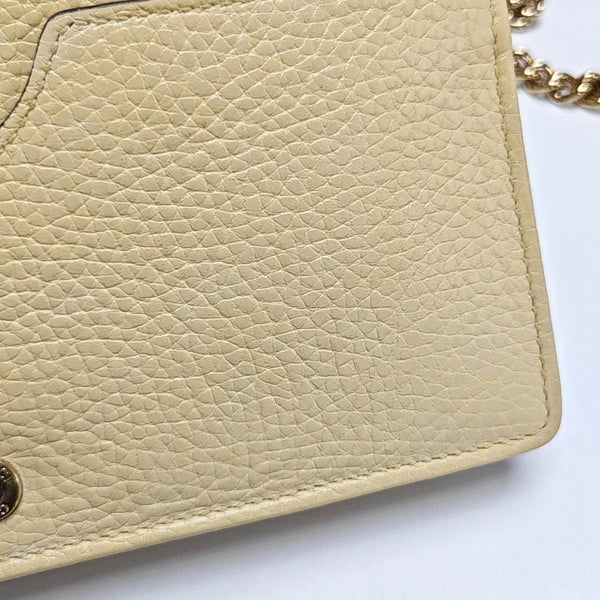 Authenticated pre-owned Soho Calfskin Beige - Shoulder Bag at Looply