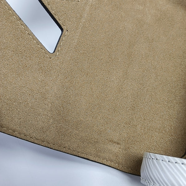 Authenticated pre-owned TWIST PM Epi White - Shoulder Bag at Looply