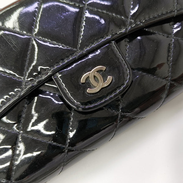 CLASSIC FLAP Quilted Patent Leather Black Wallet