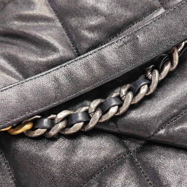 CHANEL 19 Medium Quilted Lambskin Black