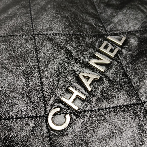 CHANEL 22 Medium Quilted Calfskin Black