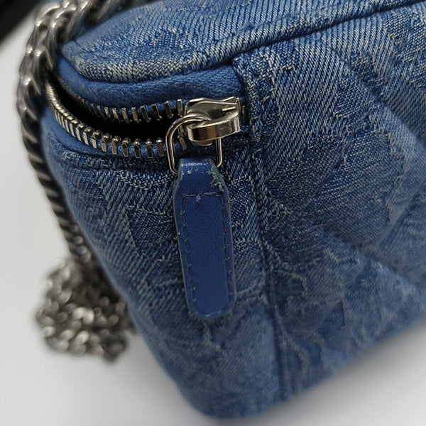 VANITY CASE Small Quilted Denim Blue
