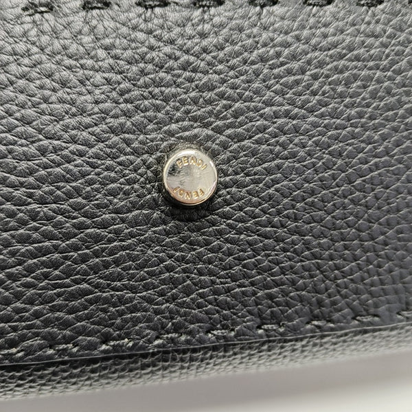 Peekaboo Mediano Piel de Becerro Gris