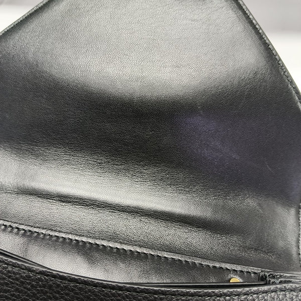 Mount Calfskin Black