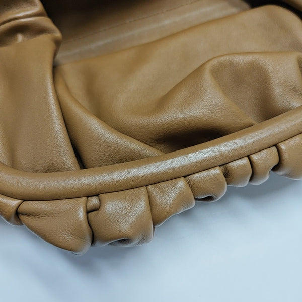 The Pouch Calfskin Brown