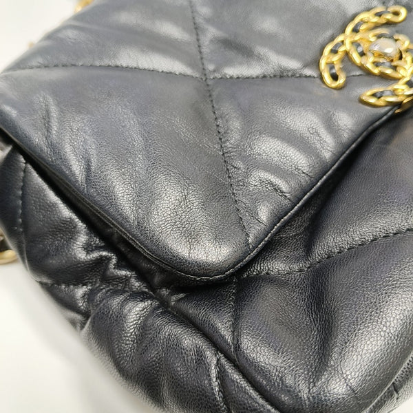 CHANEL 19 Quilted Lambskin Black
