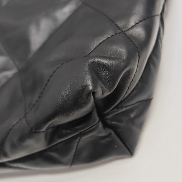 CHANEL 22 Small Quilted Calfskin Black