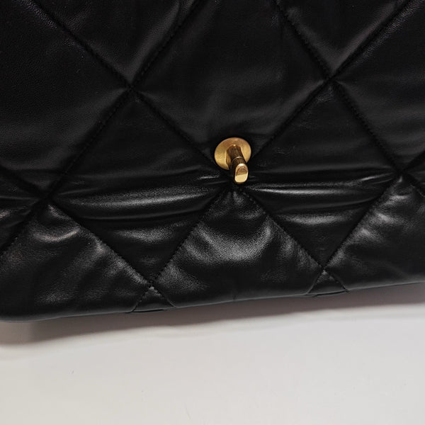 CHANEL 19 Medium Quilted Lambskin Black