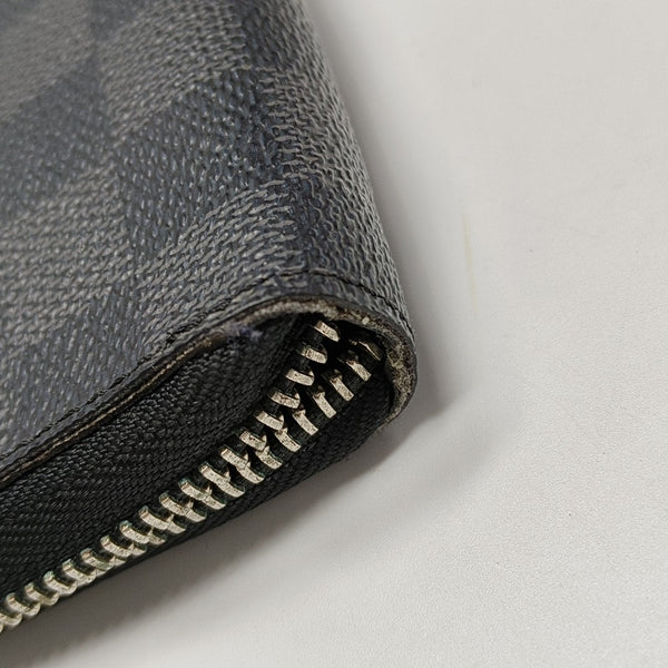 ZIPPY Damier Graphite Coated Canvas Gray Wallet