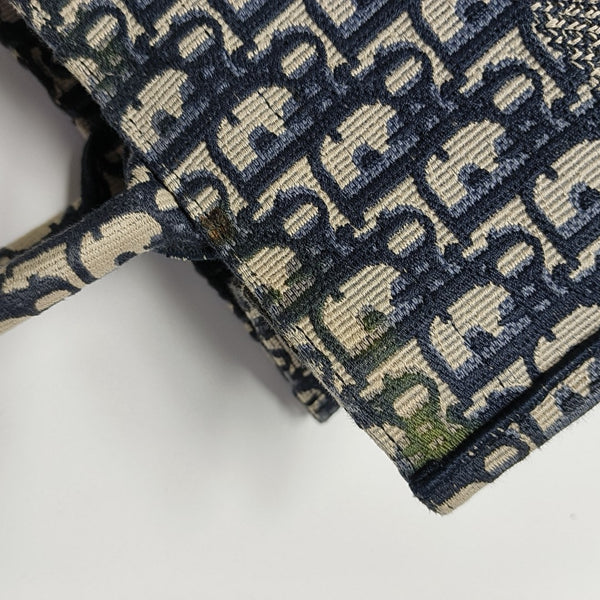 Book Tote Medium Oblique Canvas Blue