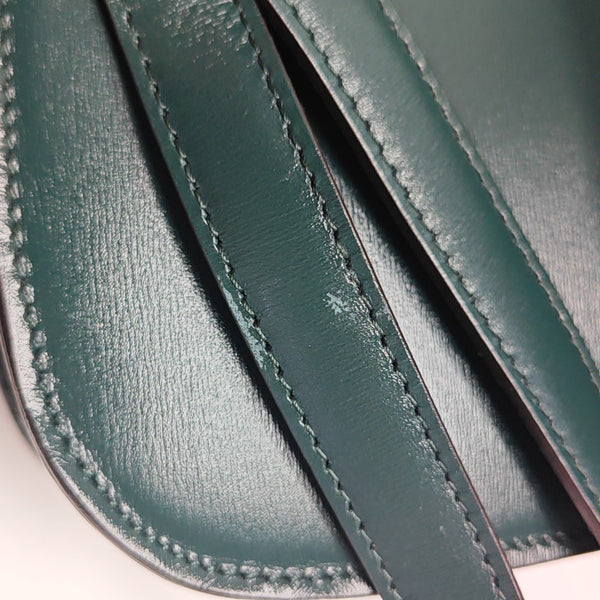 CLASSIC BOX Medium Calfskin Green
