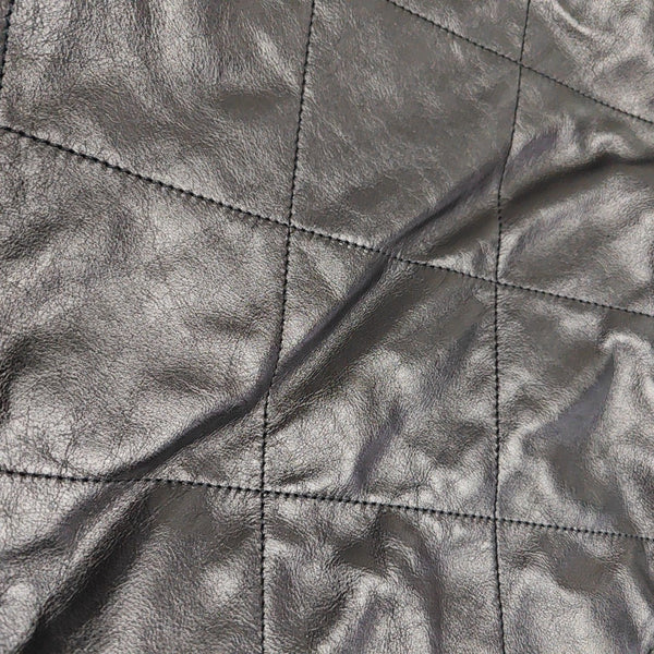 CHANEL 22 Medium Quilted Calfskin Black