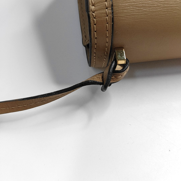 Authenticated pre-owned Barcelona Calfskin Brown - Shoulder Bag at Looply