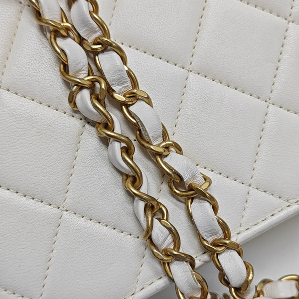 CLASSIC FLAP Mini Quilted Lambskin White