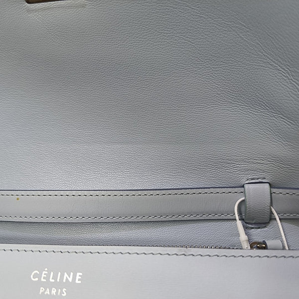 CLASSIC BOX Medium Calfskin Blue