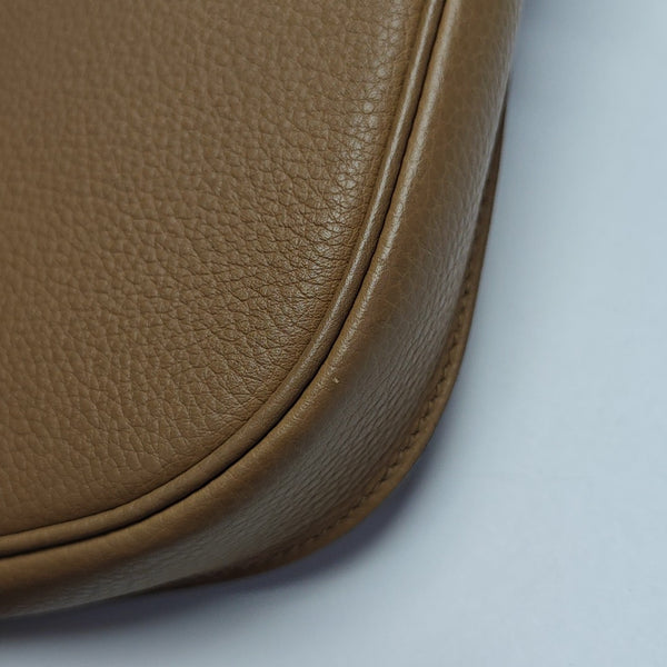 Perspective Cavaliere 19 Clemence Brown