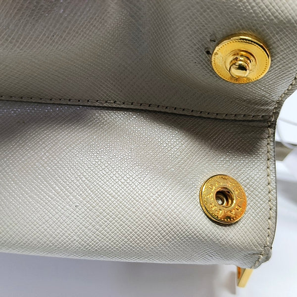 Authenticated pre-owned Galleria Large Saffiano Calfskin Gray - Tote Bag at Looply