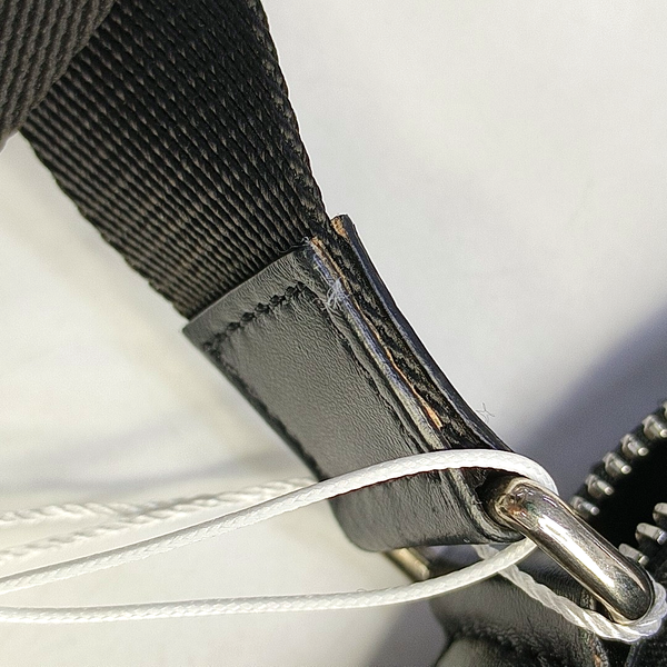 Authenticated pre-owned TRIOMPHE CANVAS Mini Canvas Black - Shoulder Bag at Looply