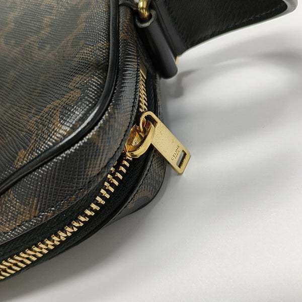 Authenticated pre-owned TRIOMPHE Medium Coated Canvas Black - Shoulder Bag at Looply