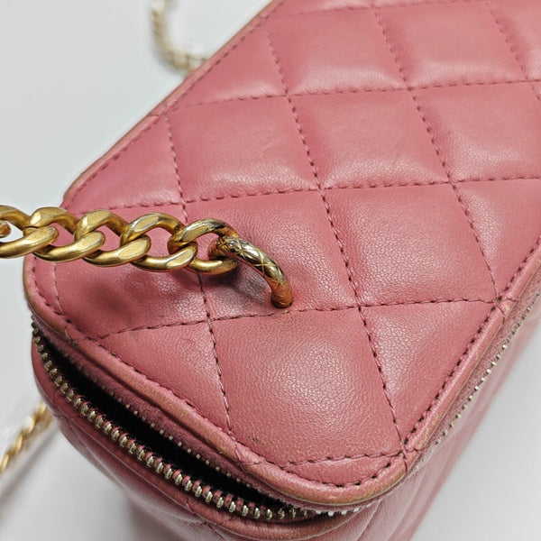 VANITY CASE Small Quilted Lambskin Pink