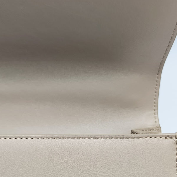 30 Montaigne Calfskin Beige
