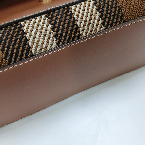 Canvas Brown