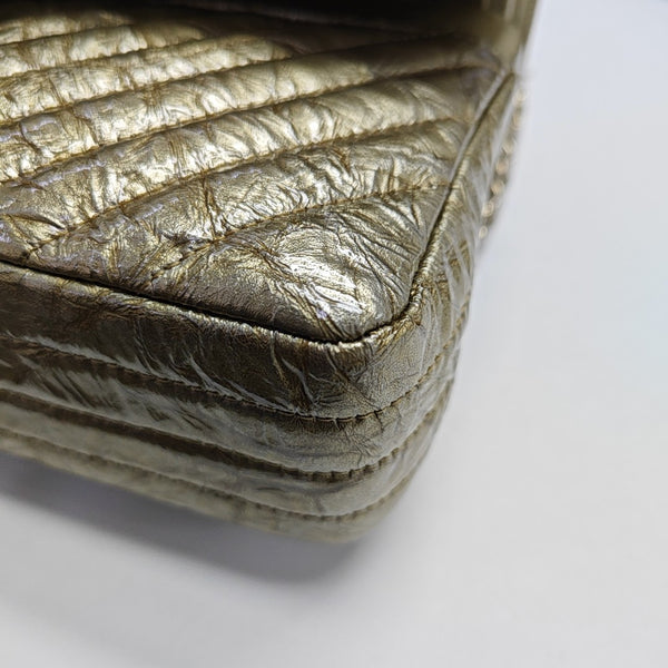 CLASSIC FLAP Small Chevron Patent Calfskin Gold